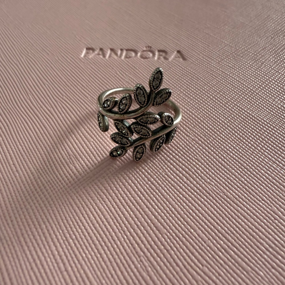 Pandora Silver Leaf Motif Ring size 7.5